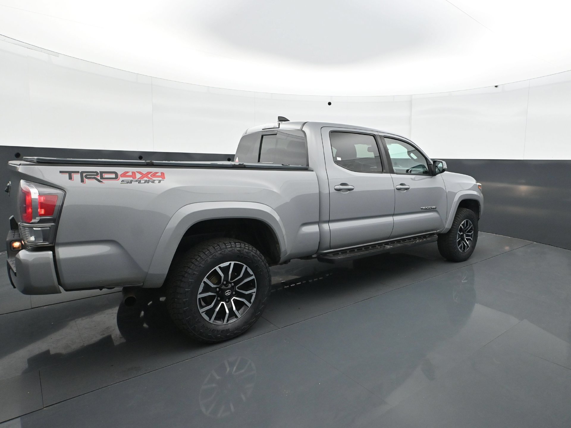 Used 2020 Toyota Tacoma TRD Sport AWD/4WD image 7