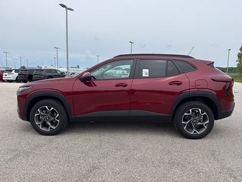Used 2024 Chevrolet Trax LT w/ Driver Confidence Package FWD image 6