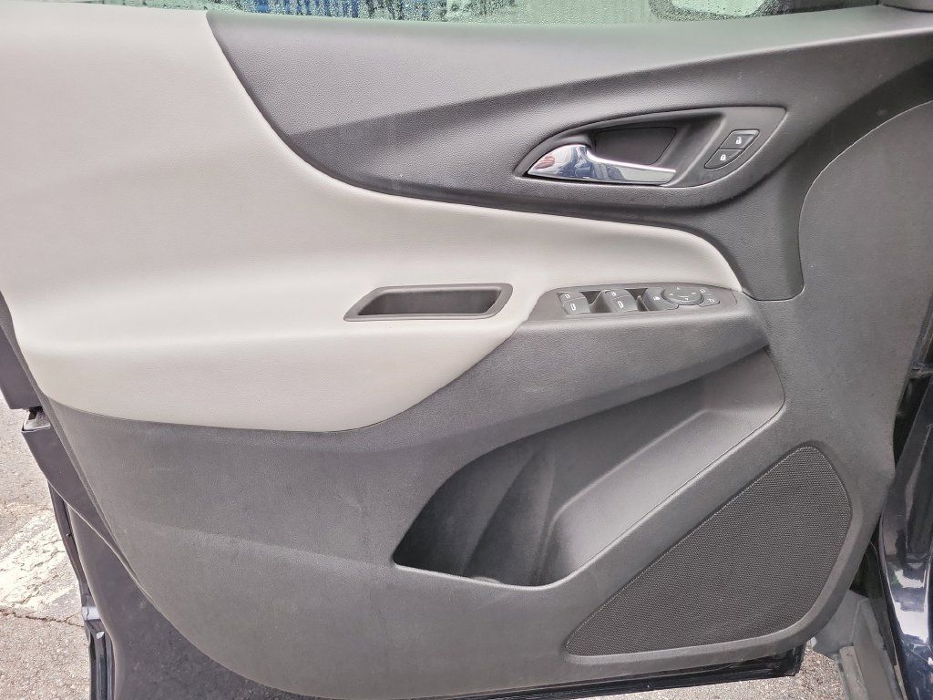Used 2020 Chevrolet Equinox LS w/ LS Convenience Package FWD image 22