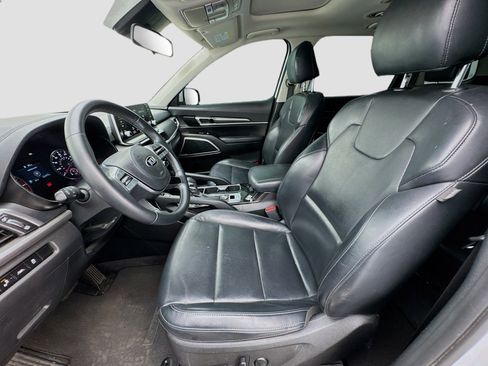 Used 2020 Kia Telluride S FWD image 13