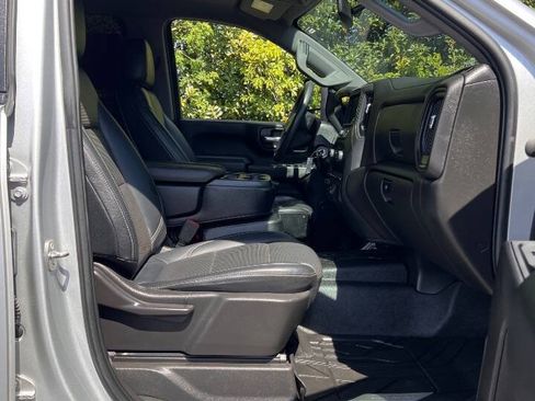 Used 2022 Chevrolet Silverado 2500 Custom w/ Custom Value Package AWD/4WD image 17