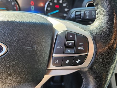 Used 2022 Ford Explorer XLT w/ Equipment Group 202A AWD/4WD image 19
