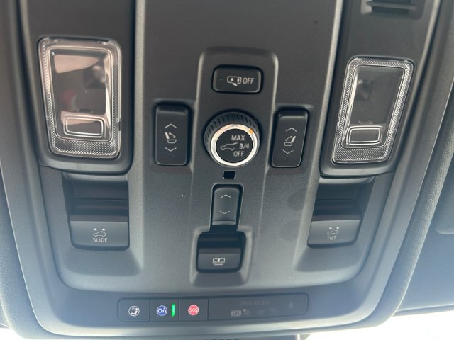 Used 2025 GMC Yukon Denali Ultimate w/ LPO, Illumination Package AWD/4WD image 33