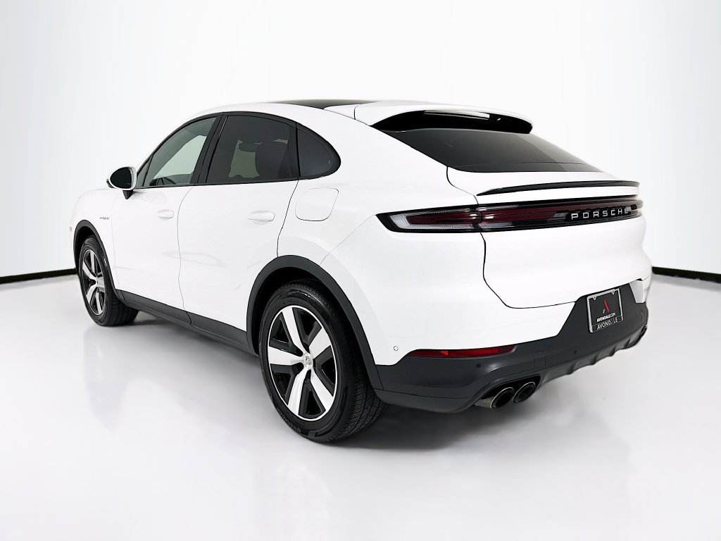 Certified 2024 Porsche Cayenne Coupe AWD/4WD image 3