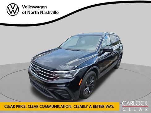 Used 2024 Volkswagen Tiguan SE FWD image 1