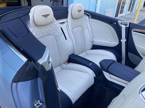 Used 2020 Bentley Continental GT image 16