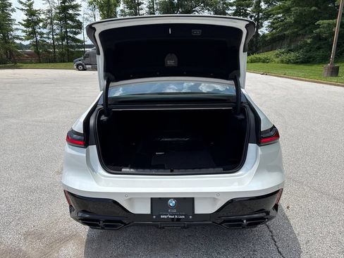 Used 2026 BMW 760i xDrive w/ Executive Package AWD/4WD image 27