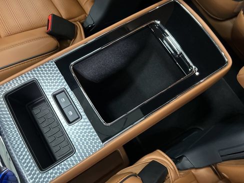 Certified 2025 Lincoln Aviator Black Label w/ Jet Appearance Package AWD/4WD image 30