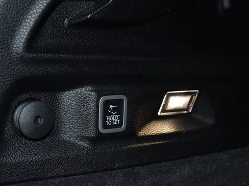 Used 2021 Jeep Grand Cherokee L Overland w/ Luxury Tech Group IV image 37