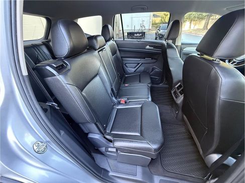 Used 2018 Volkswagen Atlas SE FWD image 25