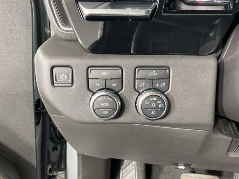 Used 2025 GMC Sierra 1500 Elevation image 19
