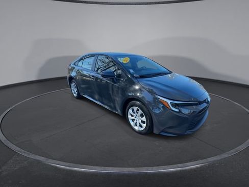 Used 2025 Toyota Corolla LE image 18