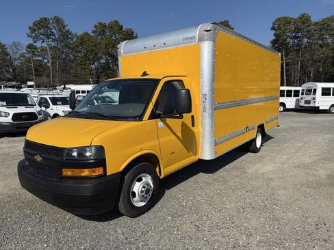Used 2021 GMC Savana 3500 3500 2dr Commercial/Cutaway/Ch w/ Power Convenience Package image 3