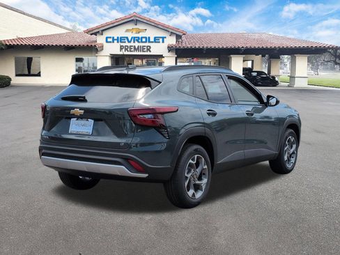 New 2026 Chevrolet Trax LT w/ Driver Confidence Package FWD image 8