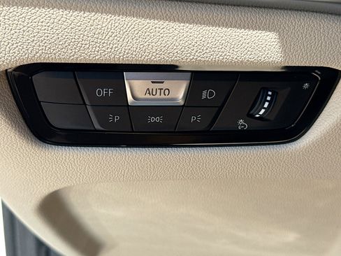 New 2026 BMW 330i Sedan w/ Convenience Package RWD image 36