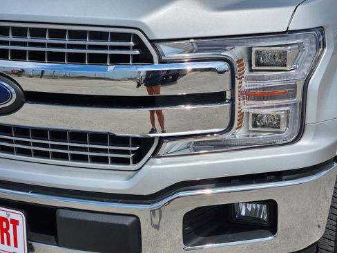 Certified 2019 Ford F150 Lariat w/ Equipment Group 502A Luxury AWD/4WD image 8