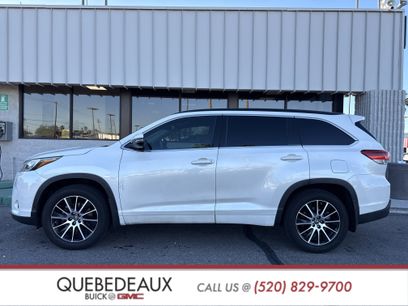 Used 2017 Toyota Highlander SE