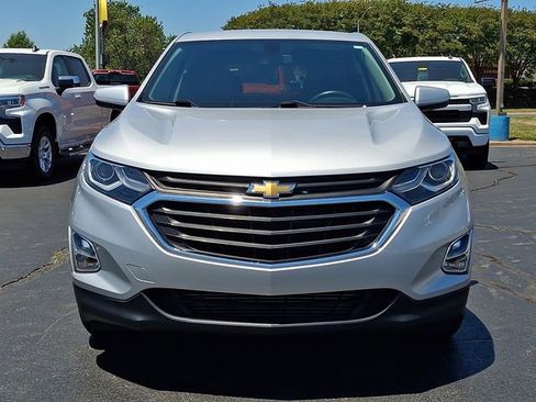 Used 2019 Chevrolet Equinox LT FWD image 2