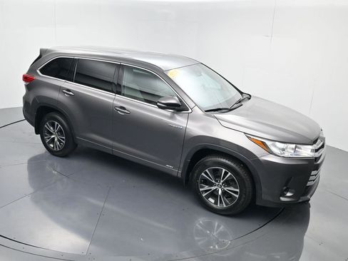 Used 2018 Toyota Highlander LE image 57