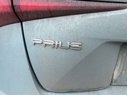 Used 2022 Toyota Prius L Eco image 10