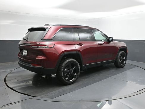 New 2026 Jeep Grand Cherokee Limited image 8