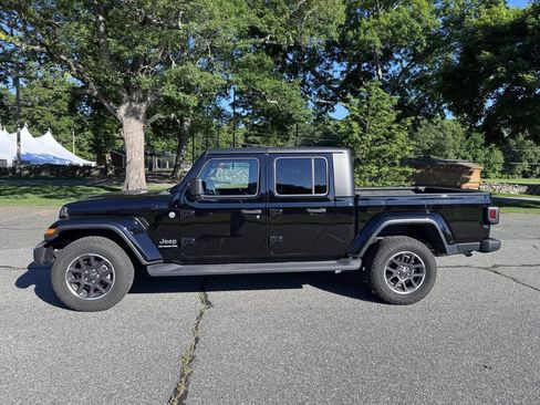 Used 2022 Jeep Gladiator Overland w/ Popular Equipment Package AWD/4WD image 3