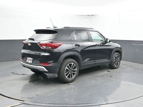 Used 2024 Chevrolet TrailBlazer LT w/ LT Cold Weather Package AWD/4WD image 8