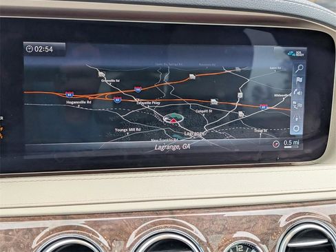 Used 2019 Mercedes-Benz S 560 Sedan image 25