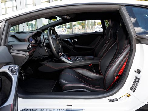 Used 2022 Lamborghini Huracan EVO RWD image 14