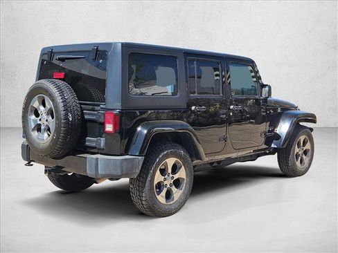 Used 2018 Jeep Wrangler Unlimited Sahara AWD/4WD image 5