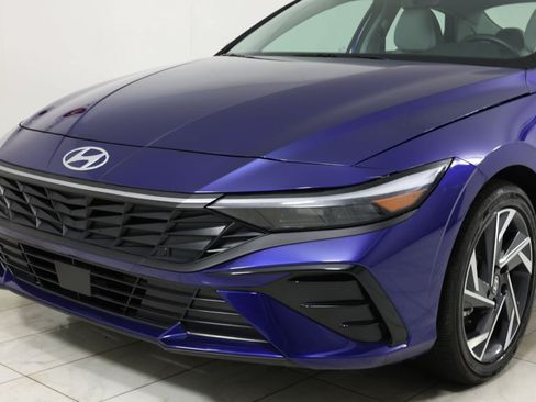 Used 2025 Hyundai Elantra Limited FWD image 44