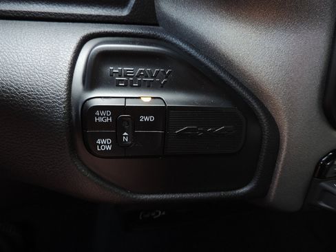 Used 2024 RAM 2500 Tradesman w/ Chrome Appearance Group image 21