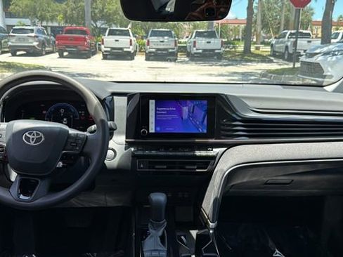 Used 2025 Toyota Camry LE w/ Convenience Package image 14