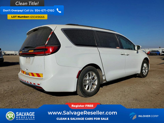 Used 2022 Chrysler Pacifica Touring-L FWD image 4