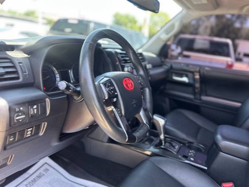 Used 2018 Toyota 4Runner TRD Off-Road Premium AWD/4WD image 14