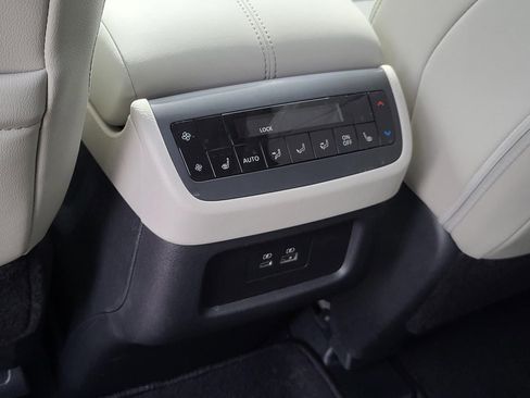 Certified 2025 Nissan Pathfinder SL w/ SL Premium Package image 22