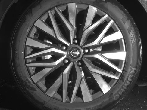 Used 2025 Nissan Altima 2.5 SV image 12