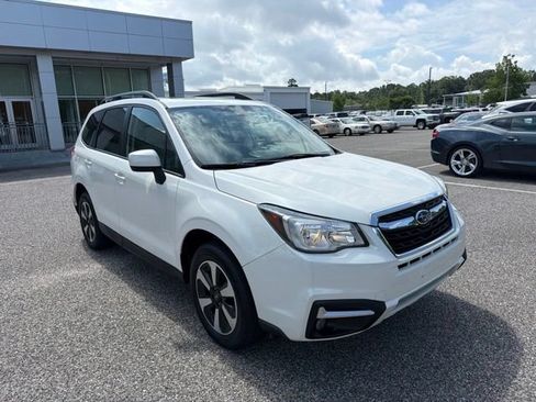 Used 2018 Subaru Forester 2.5i Premium AWD/4WD image 3