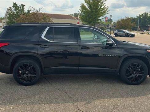 Used 2020 Chevrolet Traverse LT FWD image 9