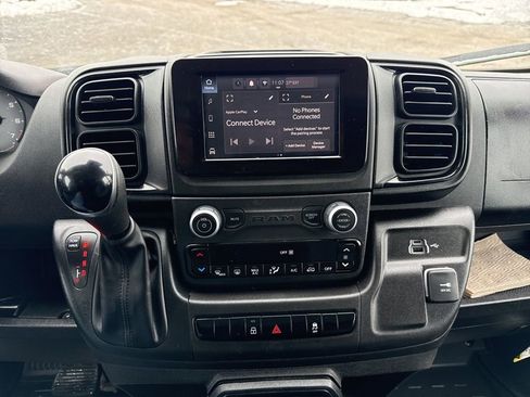 Used 2025 RAM ProMaster 2500 w/ Convenience Group image 12