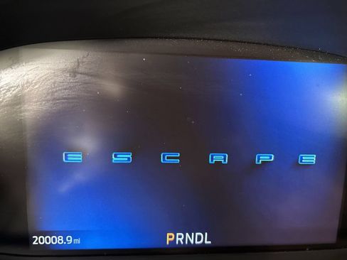 Used 2025 Ford Escape ST-Line FWD image 16