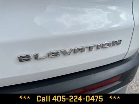 Used 2026 GMC Acadia Elevation w/ Elevation Premium Package FWD image 24