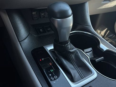 Used 2019 Toyota Highlander XLE AWD/4WD image 31