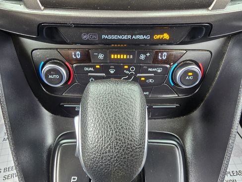 Used 2021 Ford Transit Connect XL image 37