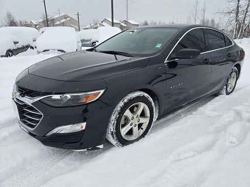 Used 2022 Chevrolet Malibu LS image 1