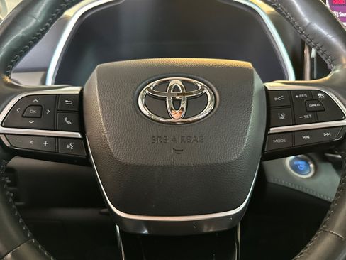 Used 2021 Toyota Highlander Platinum AWD/4WD image 25