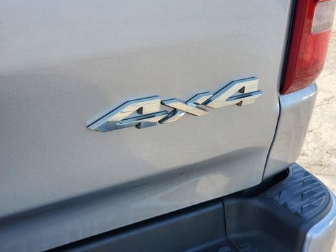 Used 2019 RAM 1500 Laramie AWD/4WD image 32