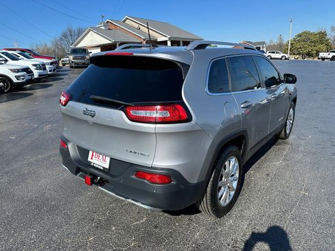 Used 2016 Jeep Cherokee Limited w/ Luxury Group image 4