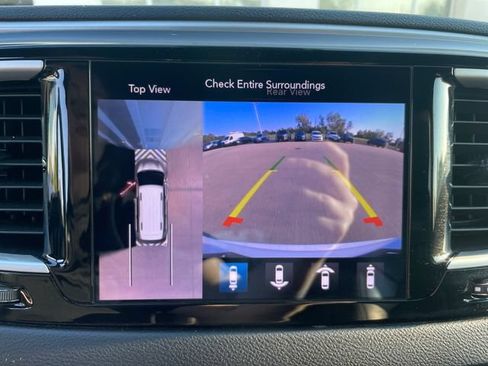 Used 2020 Chrysler Pacifica Touring-L Plus FWD image 15