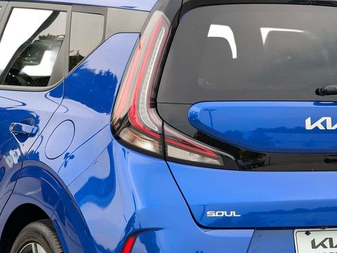Certified 2024 Kia Soul GT-Line w/ GT-Line Technology Package FWD image 11